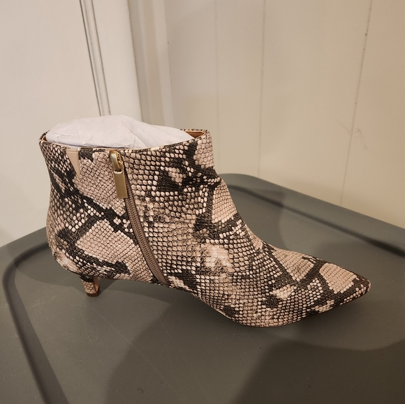 Snakeskin print booties - Picture 3 of 4